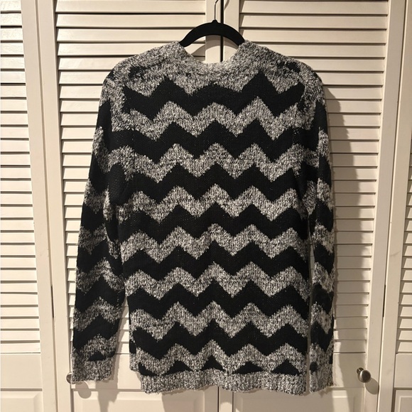 Forever 21 Chevron Cardigan - Picture 4 of 4